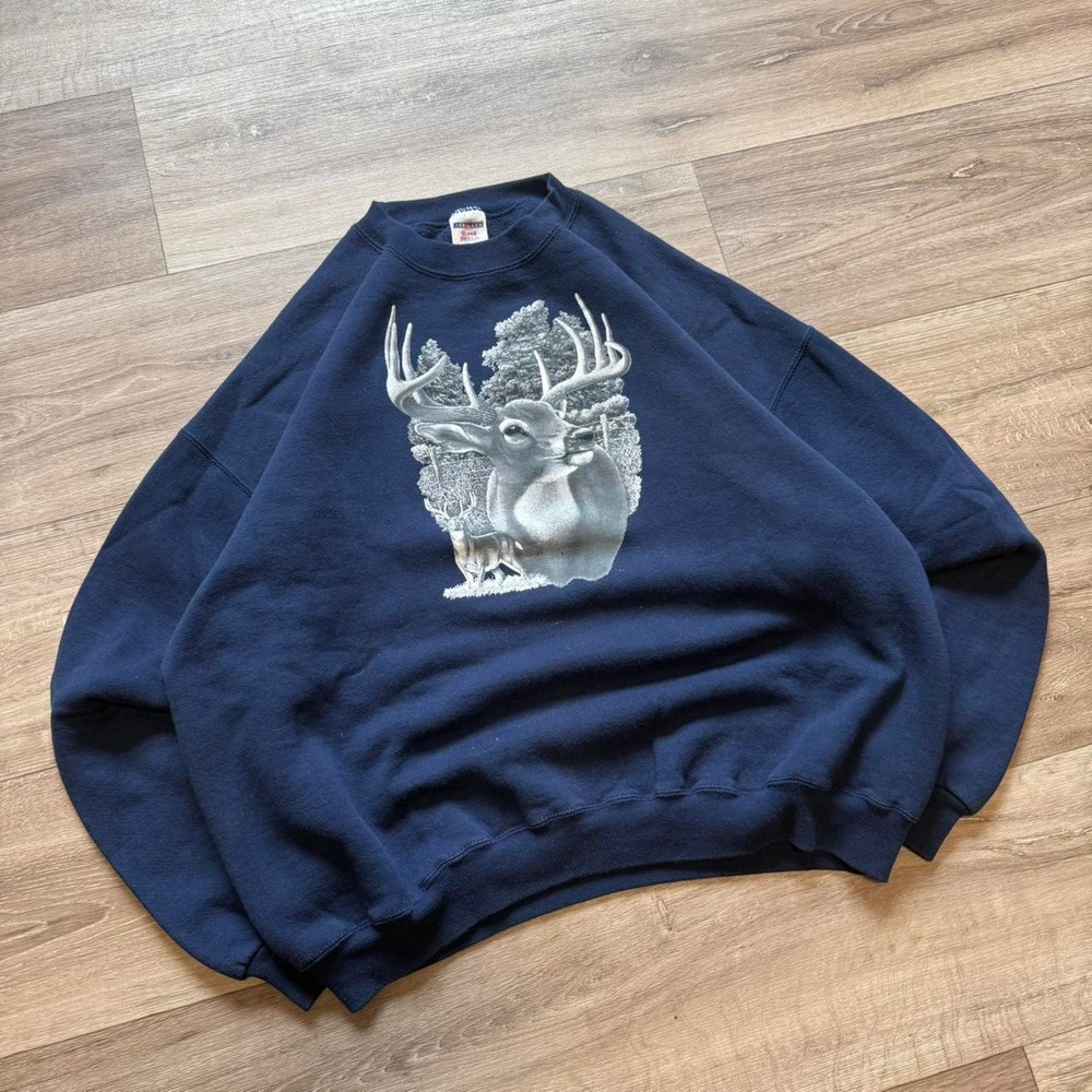 deer nature crewneck